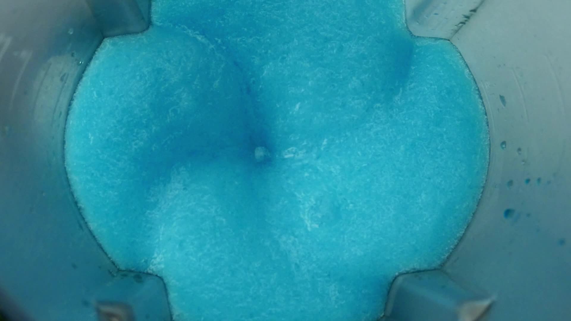Closeup shot of blue juice in an ice blender. 21648943 Stock Video at