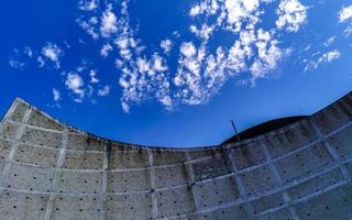 enorme construccion gigantesca parada edificio ruina en puerto escondido mexico. foto