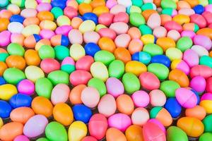 los coloridos huevos de pascua foto
