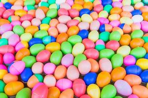 los coloridos huevos de pascua foto