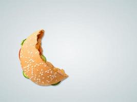 Photo moon shape burger happy ramadan happy eid concept. muslim holy month ramadan kareem