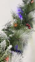 Kerstmis boom met cadeaus en decoraties video