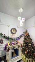 Noël arbre avec cadeaux et décorations video