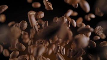 grains de café torréfiés video