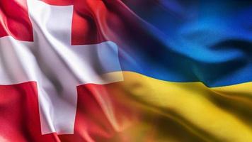 Oekraïne en Zwitserland vlaggen Aan politiek vergadering animatie, Zwitserland, Oekraïne, 3d vlaggen van Zwitserland en Oekraïne golvend in de wind Aan lucht achtergrond. video