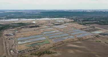 aéreo Visão do abandonado biológico lagoas e água tratamento plantar