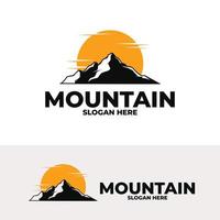 Ilustración de vector de diseño de logotipo de montaña