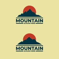 Ilustración de vector de diseño de logotipo de montaña