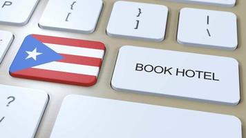 livre Hôtel dans puerto rico avec site Internet en ligne. bouton sur ordinateur clavier. Voyage concept 3d animation. livre Hôtel texte et nationale drapeau