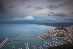 castellammare del golfo y el costa de Sicilia, Italia foto