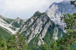 paisaje escénico de montaña foto