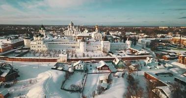 antenn panorama av de rostov Kreml, vinter- ryska landskap video