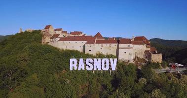 rumänska gammal citadell i rasnov på de berg video