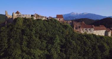 rumänska gammal citadell i rasnov på de berg video