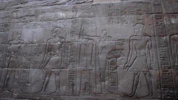 gravures Aan de muren van de luxor tempel in Egypte video