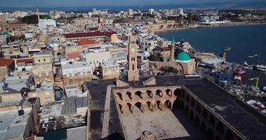 Antenne Aussicht von das historisch Teil von das Stadt Akko, Israel video