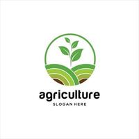 ilustración de diseño de logotipo vectorial de negocios agrícolas, granja de tractores, granja de suelo, campo de cultivo, pasto, leche, granero, emblema, concepto de diseño, símbolo creativo, icono. vector