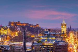 casco antiguo horizonte de la ciudad de edimburgo, escocia foto