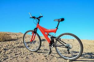 moderno rojo bicicleta foto
