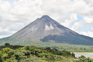 paisaje escénico de montaña foto