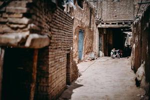 el arruinado y de larga data gente casas en ritmo en kashgar, Xinjiang foto