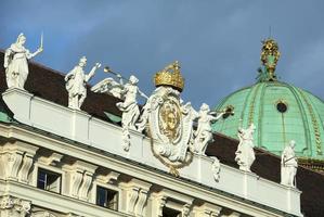 Viena histórico edificio exterior a oscuridad foto