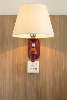 lámpara ligero en el pared foto