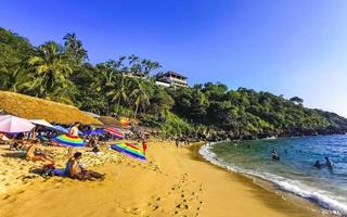 puerto escondido oaxaca mexico 2022 playa arena azul agua enorme tablista olas carrizalillo puerto escondido. foto