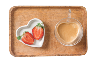 Marrone vassoio con fragole e caffè latte isolato su un' trasparente sfondo png