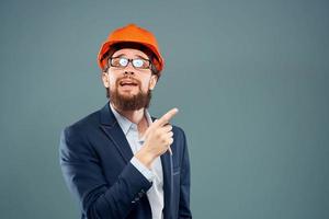 alegre hombre con lentes construcción la seguridad por industria profesional estilo de vida foto