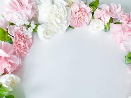 Close up photo of a bouquet of pink and white