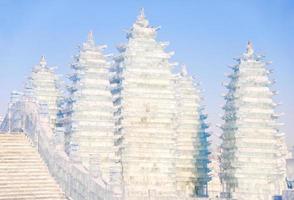 Harbin internacional hielo y nieve escultura festival es un anual invierno festival en harbin, porcelana. eso es el mundo mas grande hielo y nieve festival. foto