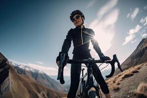 profesional ciclista en protector casco trenes en montaña la carretera. hembra atleta trenes en un bicicleta. creado con generativo ai foto