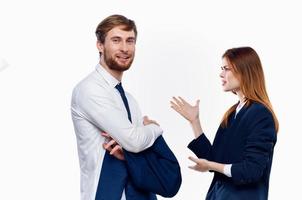 hombre y mujer trabajo colegas comunicación Finanzas trabajo oficina foto