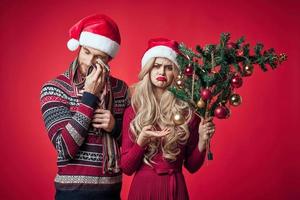 hombre y mujer fiesta Navidad decoración emociones foto