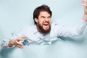 emocional hombre en camisa trabajo insatisfacción estilo de vida foto