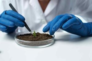 woman biologist technology research experiment agronomy photo