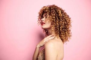 Sexy model Curly Hair Bare Shoulders Fashion Clothes photo
