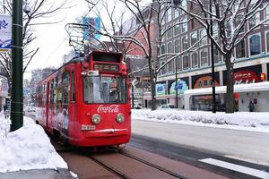 sapporo, Japón - ene 13, 2017-tranvía en sapporo centro, el mejor conveniente transporte en sapporo, Japón. foto