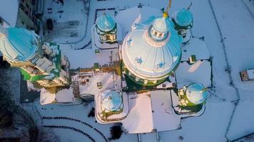 Antenne Aussicht von das Dreieinigkeit orthodox Dom. sumy, Ukraine video