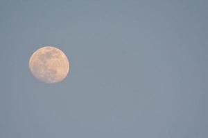 luna en el cielo foto