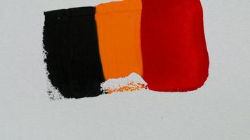 création une drapeau de Belgique avec acrylique des peintures et palette couteau video
