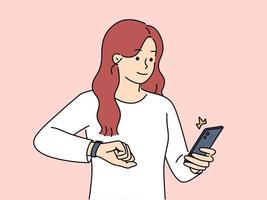 sonriente joven mujer obtener notificación en Teléfono móvil y reloj inteligente. contento niña recibir texto o mensaje en teléfono inteligente y inteligente reloj en mano. vector ilustración.