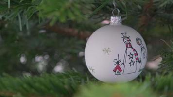 Kerstmis decoratie - sneeuwman bal - dichtbij schot video