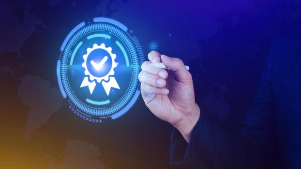 empresario mano conmovedor a símbolo de el parte superior Servicio calidad garantía 5 5 estrella, garantizar, mejor producto, estándares, Yo asi Certificación y Estandarización concepto. foto