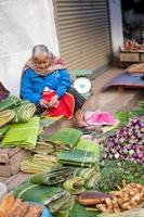 luang prabang Laos , feb 27 2023, luang prabang Mañana mercado es un maravilloso sitio a encontrar interesante y auténtico alimento. foto