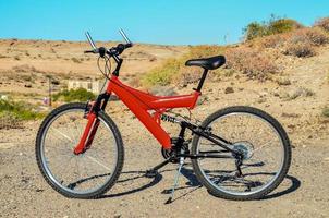 rojo montaña bicicleta foto