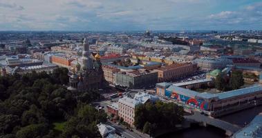 Antenne Panorama von das Center von st. Petersburg im Sommer- video