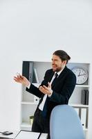 empresario participación un teléfono teléfono oficina estilo de vida foto