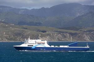 transportar barco llegada a Wellington ciudad foto